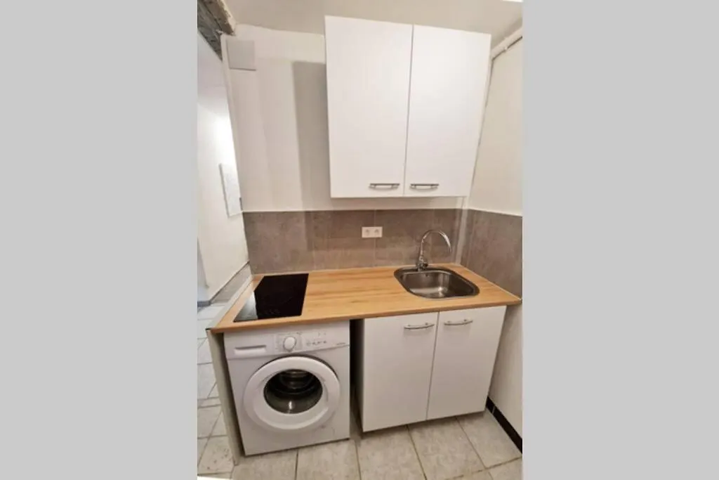 Gregbnb - T2 Design 42M2 - Toulon Est - Wifi Fibre - N5 Apartment